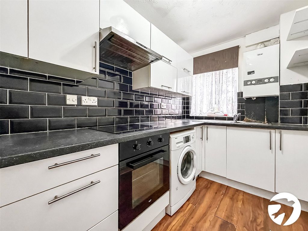 Property photo 2 of 10 Picture No. 12