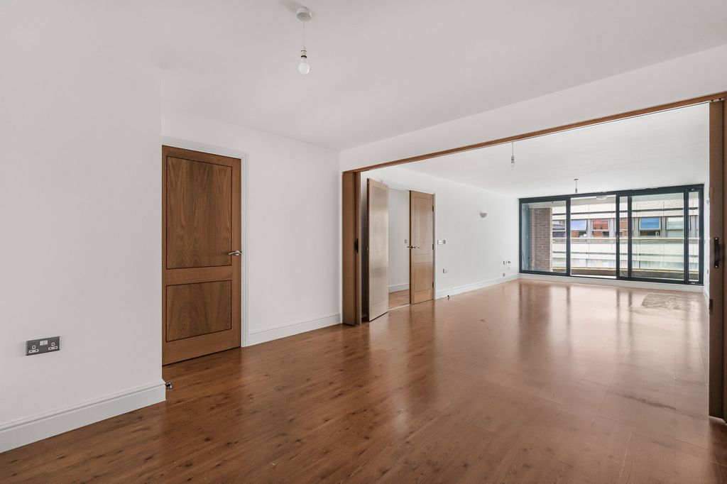 Property photo 2 of 16 Reception Room