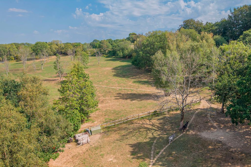 Property photo 1 of 43
