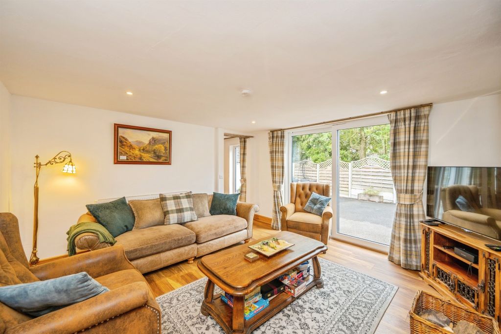 Property photo 2 of 32