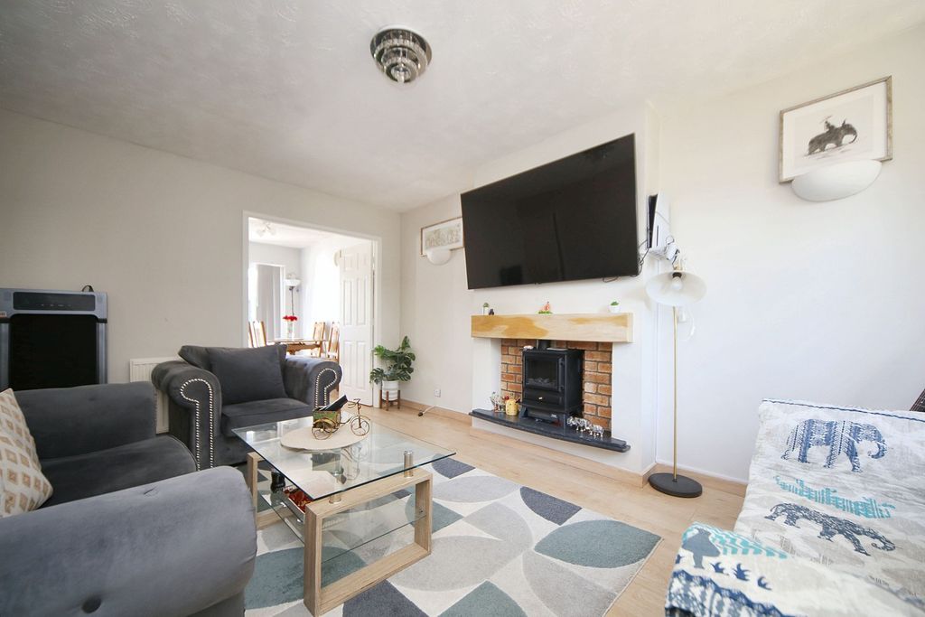 Property photo 2 of 16