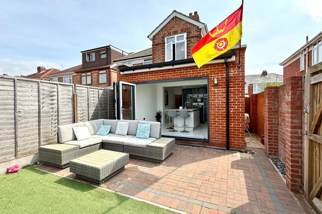 Property photo 3 of 20 Img_5759