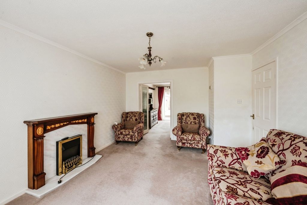 Property photo 2 of 17 Photo