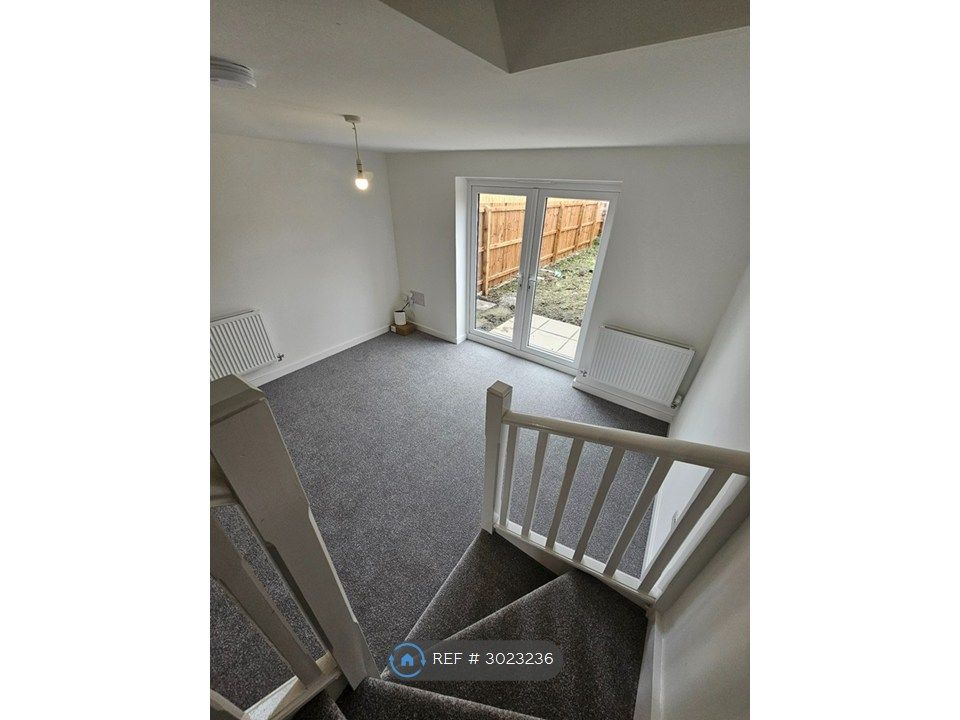 Property photo 3 of 16 Sitting Room