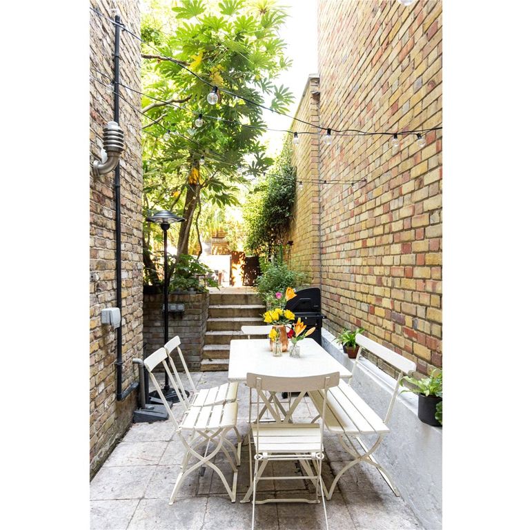 Property photo 3 of 9 Mile End Road E3