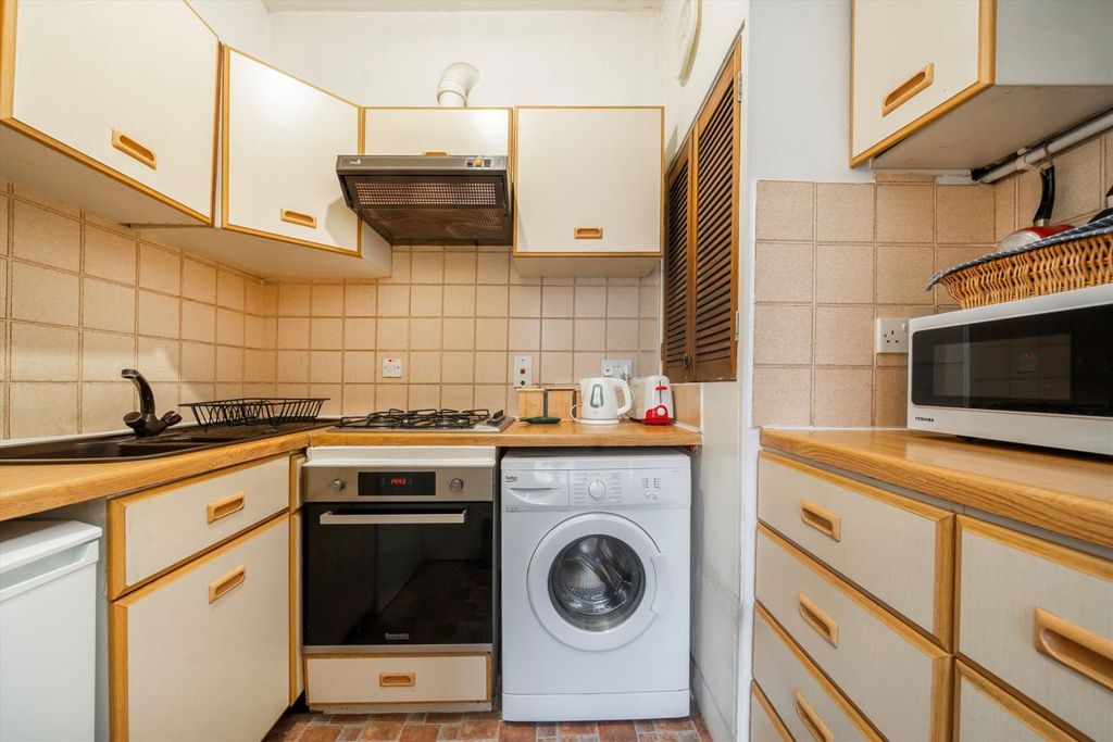 Property photo 3 of 5