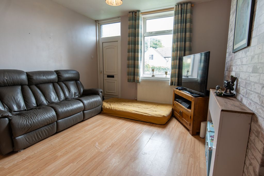 Property photo 3 of 16