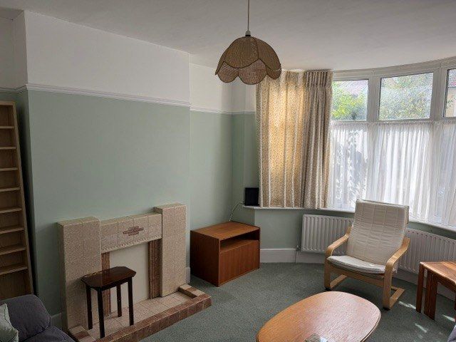 Property photo 3 of 7 Hurst 1