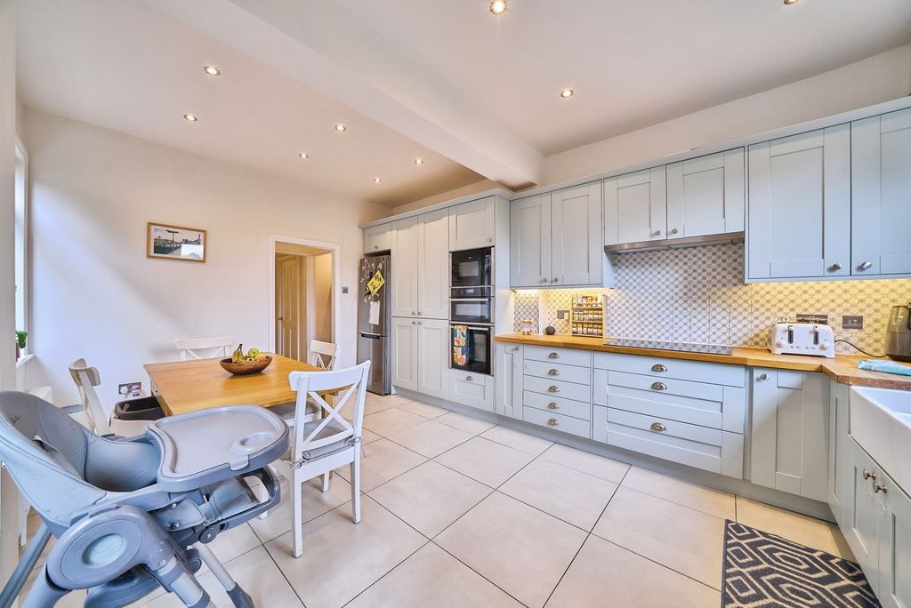 Property photo 3 of 17 Pbox-Img.Jpg