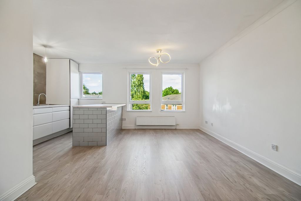 Property photo 2 of 25 2