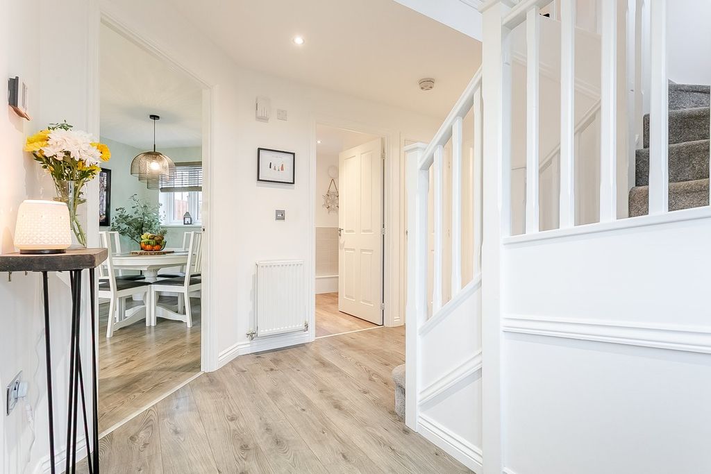 Property photo 1 of 28