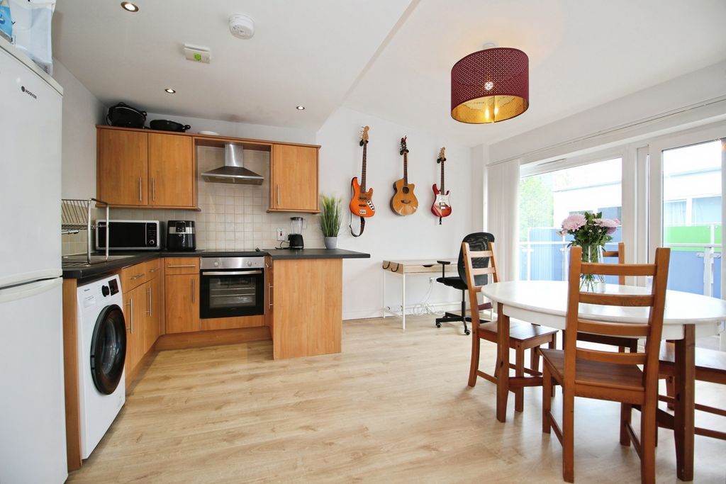 Property photo 3 of 15 Pbox-Img.Jpg