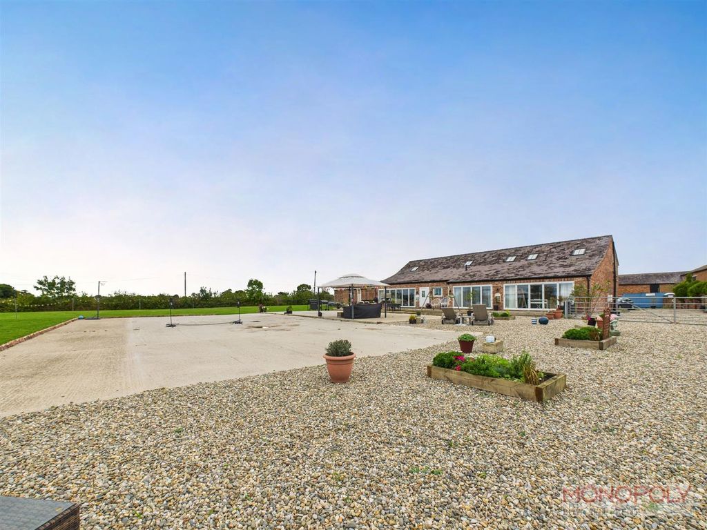 Property photo 2 of 50 Cam04439G0-Pr0150-Still066.Jpg