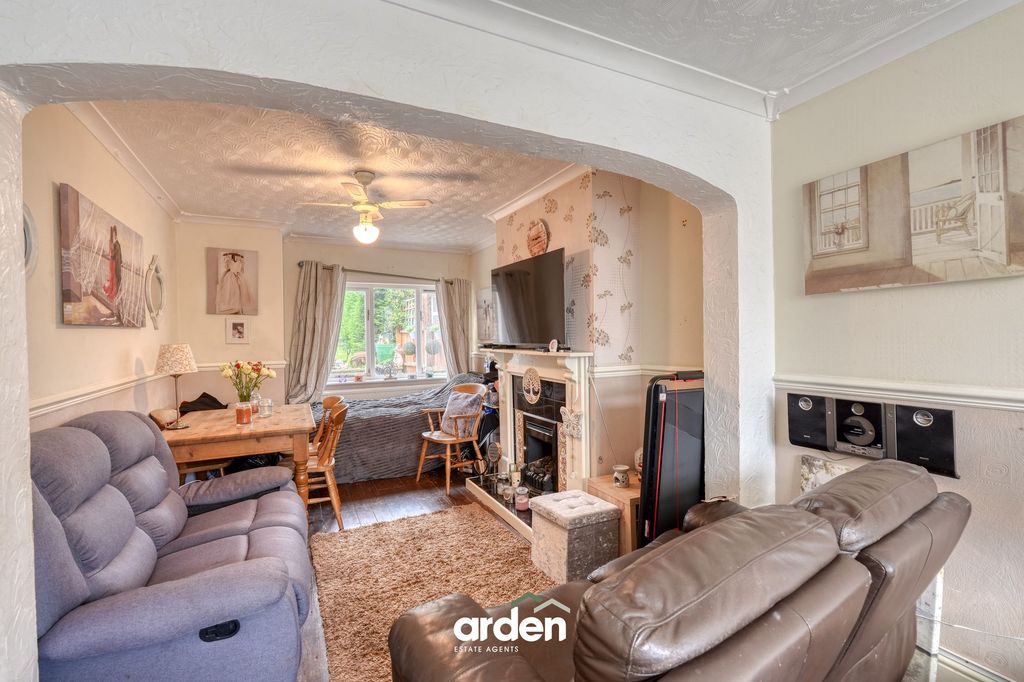 Property photo 2 of 11