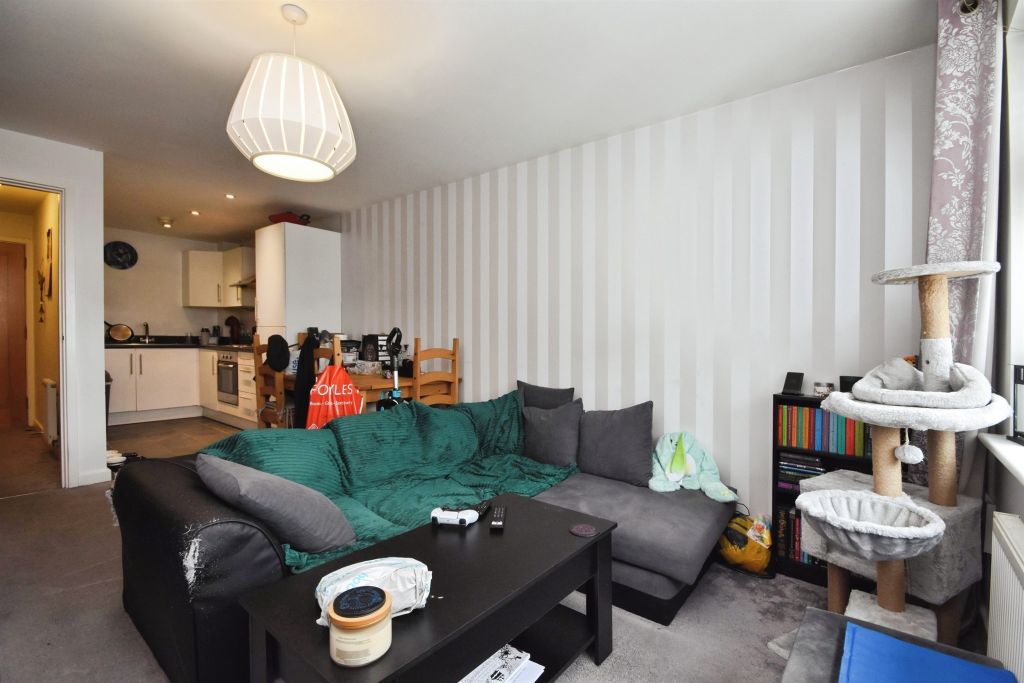 Property photo 3 of 11