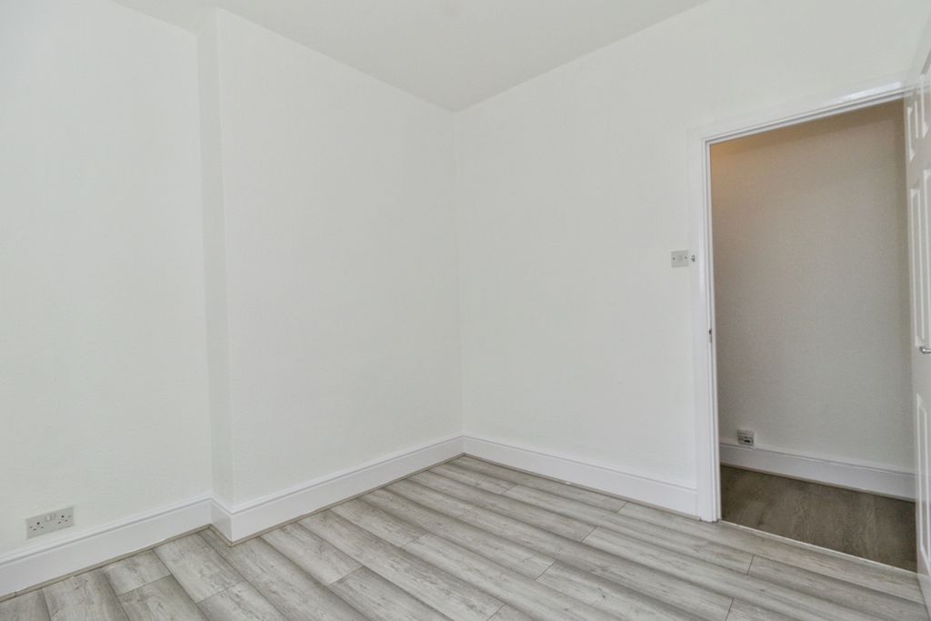 Property photo 3 of 18 Pbox-Img.Jpg