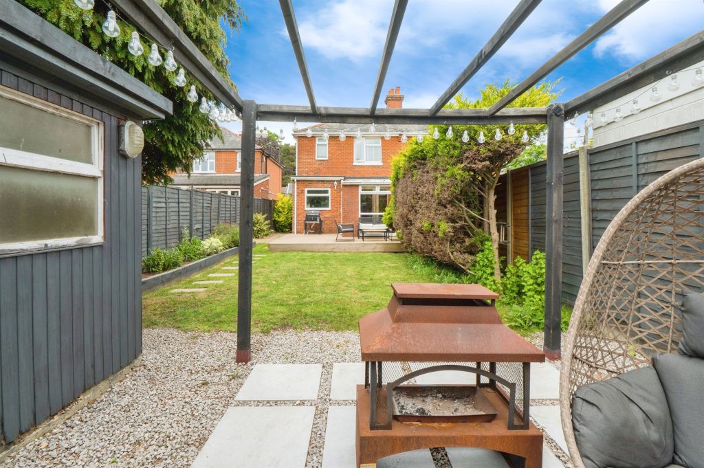 Property photo 2 of 17