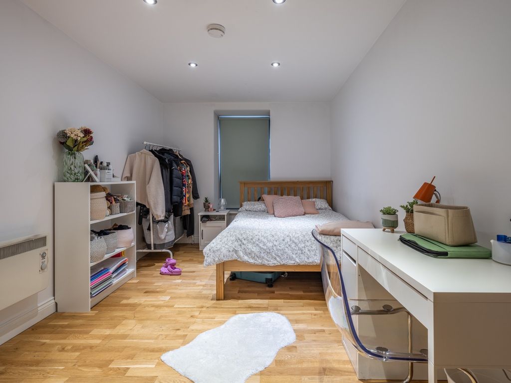 Property photo 1 of 3 4037231
