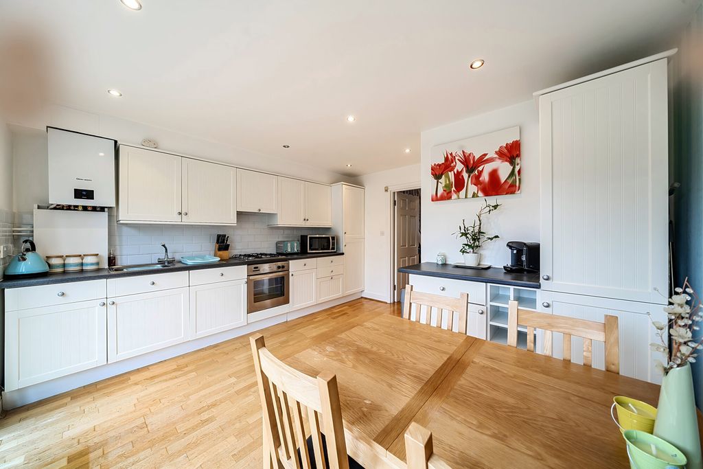 Property photo 3 of 20 1364039-15-68E7E3...