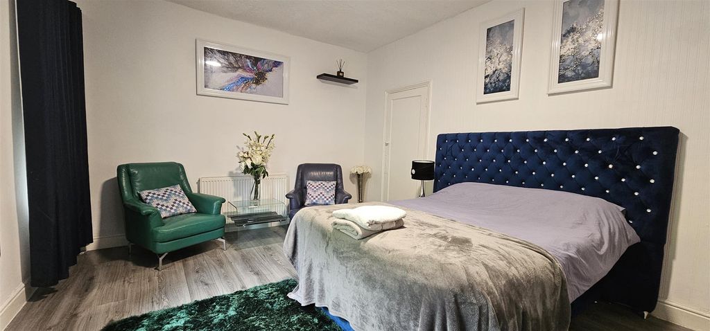 Property photo 2 of 14 Bedroom 1