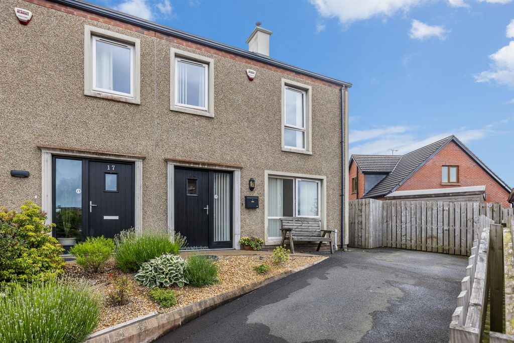 Property photo 1 of 27 18 Pheasant Hill 27.Jpg