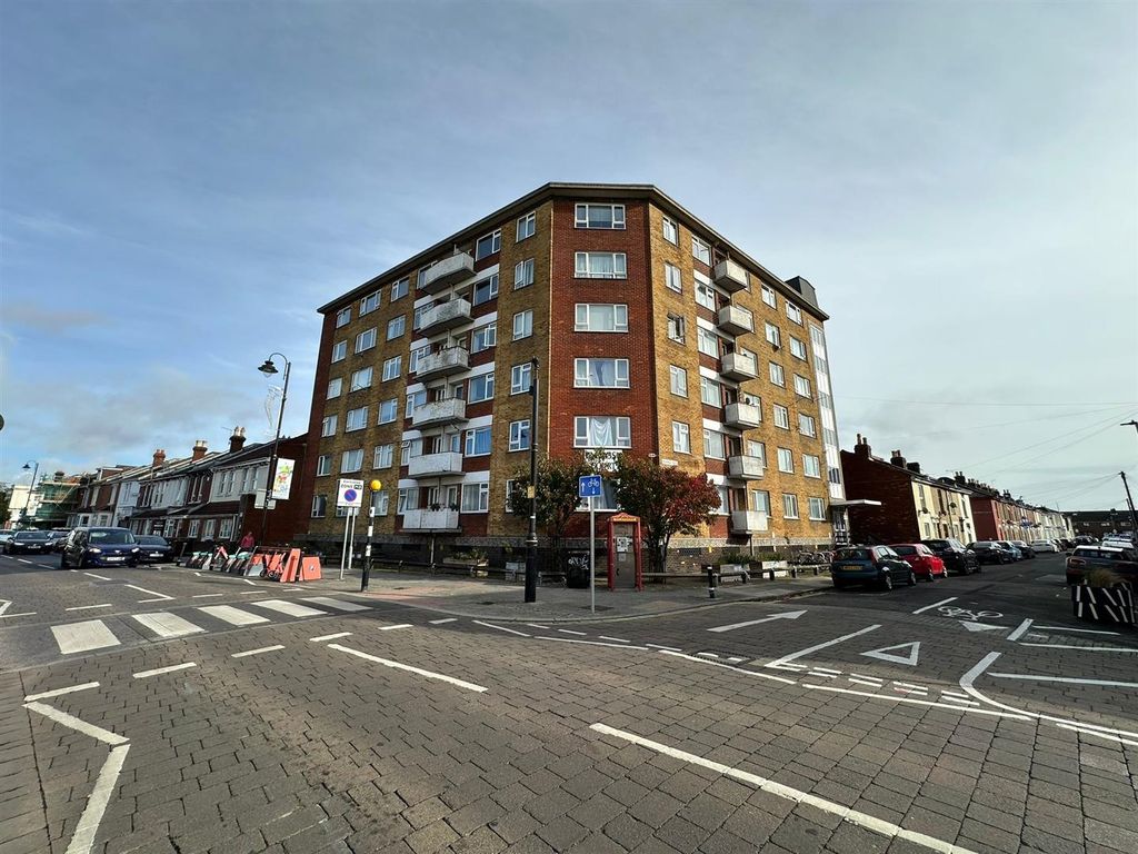 Property photo 1 of 16 Embassy Court.Jpg