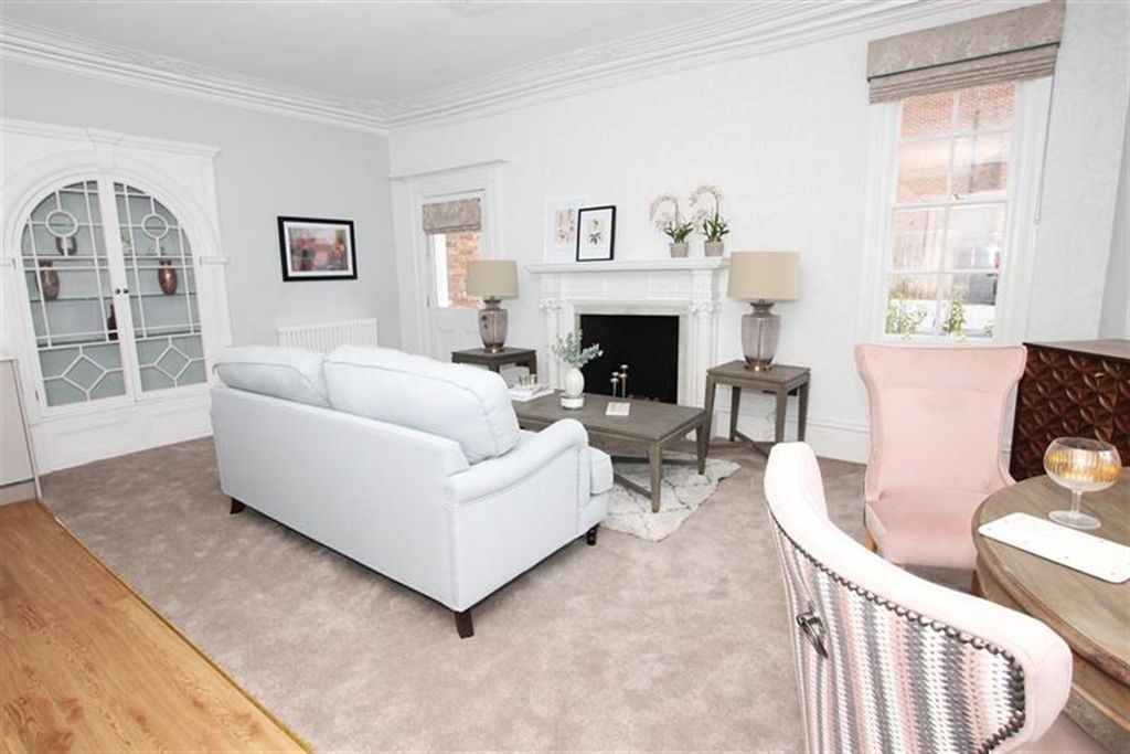 Property photo 1 of 14 Living Room