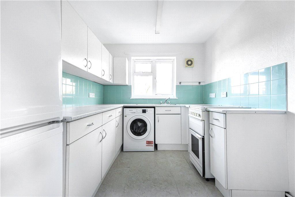 Property photo 3 of 14 Kitchen