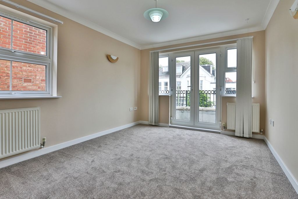 Property photo 1 of 19 Pbox-Img.Jpg