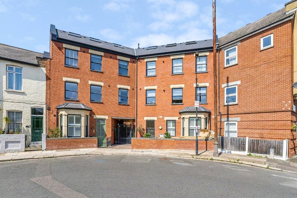 Property photo 1 of 12 Picture No. 30