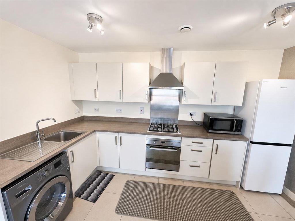 Property photo 3 of 10 Coopers Estate Agents