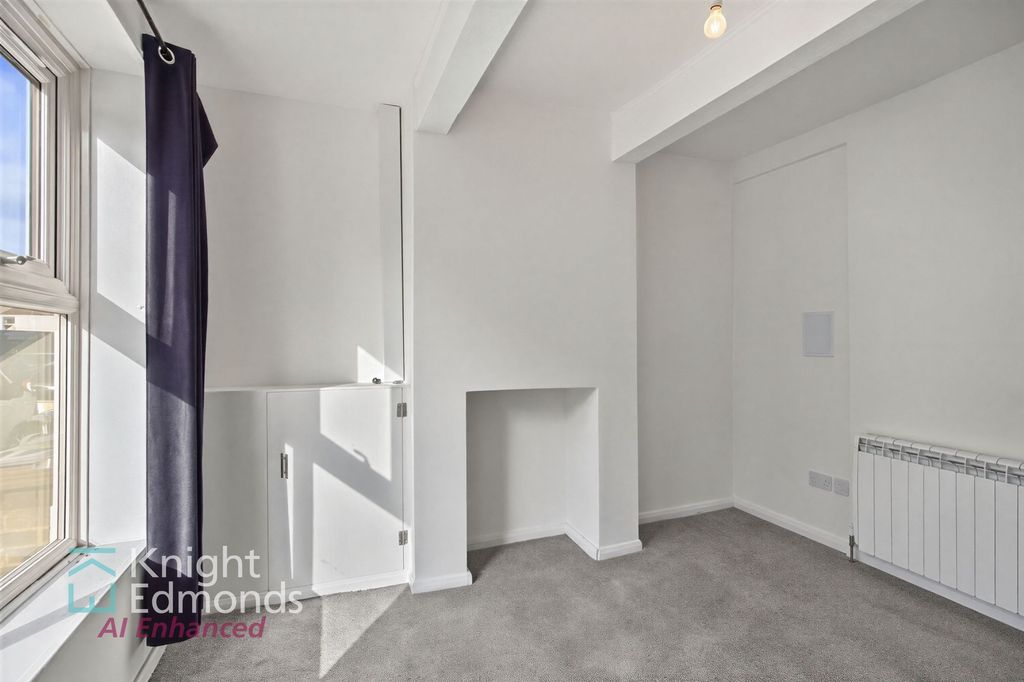 Property photo 2 of 6 Bedroom 2