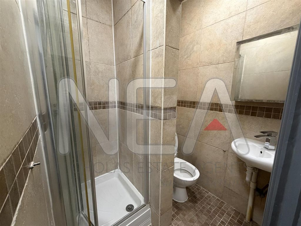 Property photo 3 of 4 Ensuite Room Two