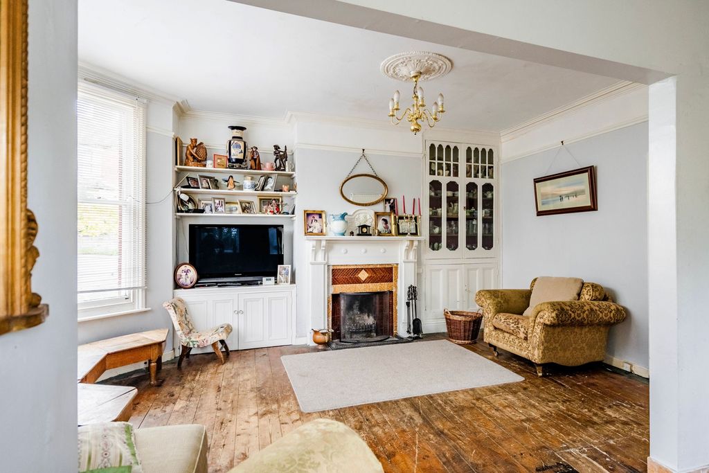 Property photo 2 of 29