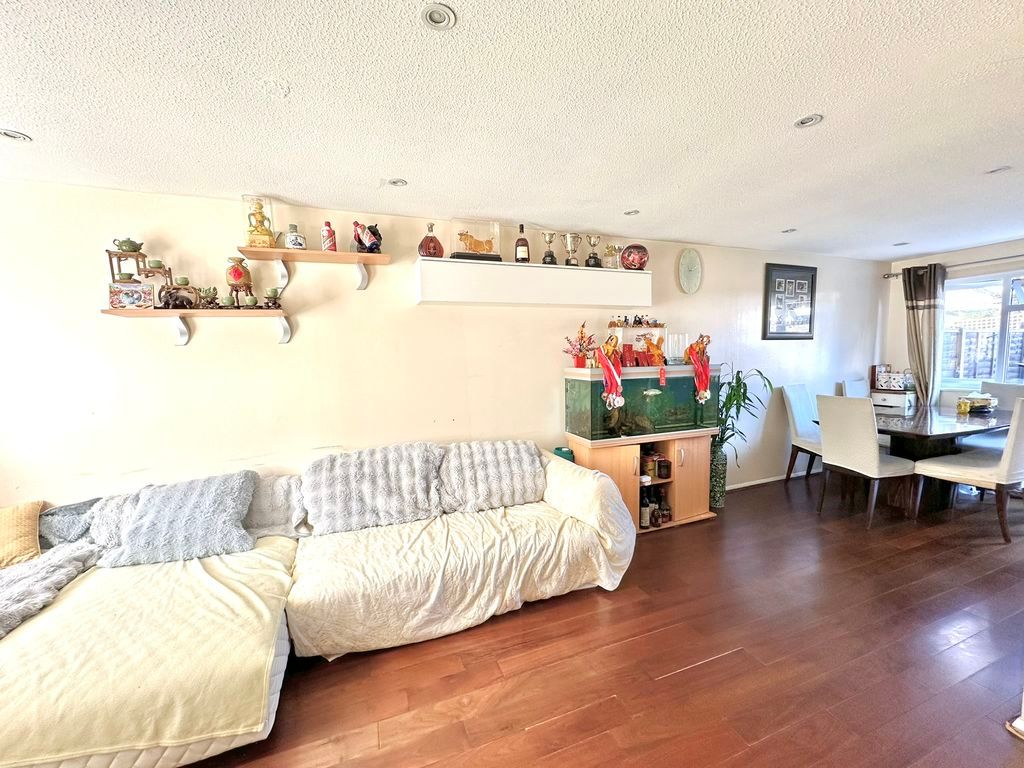 Property photo 3 of 15 Photo 16