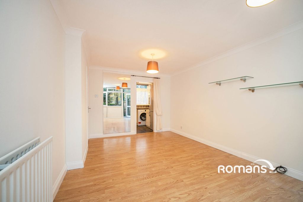 Property photo 3 of 10 Photo