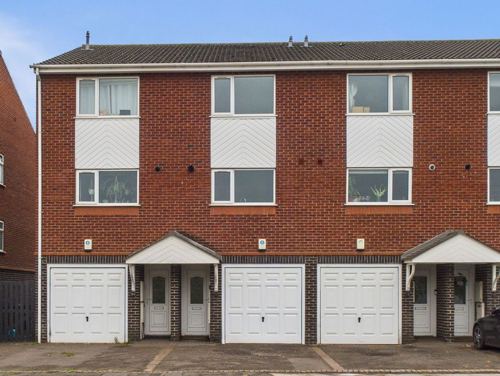 Property photo 1 of 19 Front