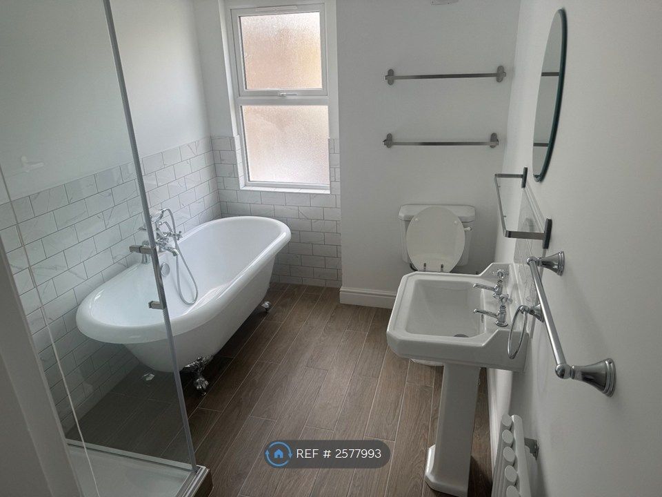 Property photo 3 of 13 Bathroom