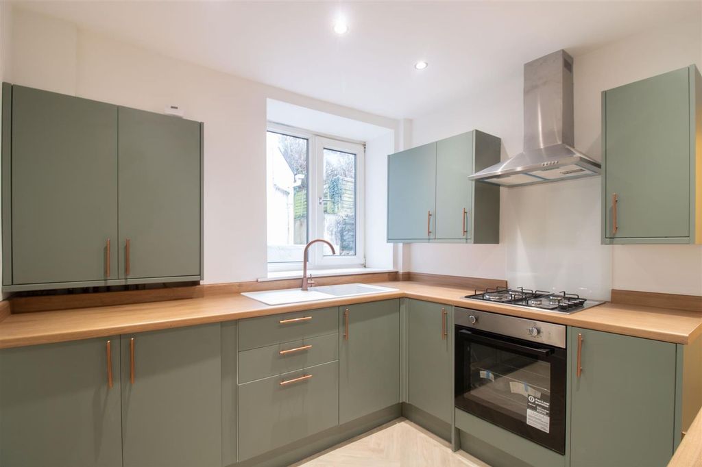 Property photo 1 of 26