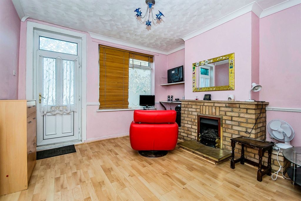 Property photo 3 of 14