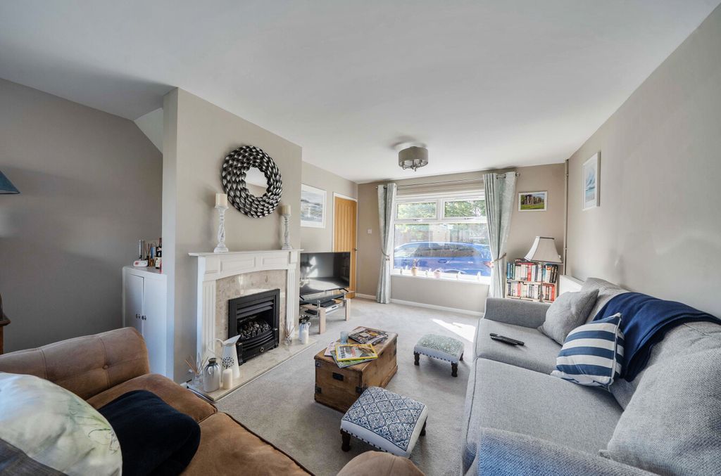 Property photo 2 of 11 1439982-30-69E286...