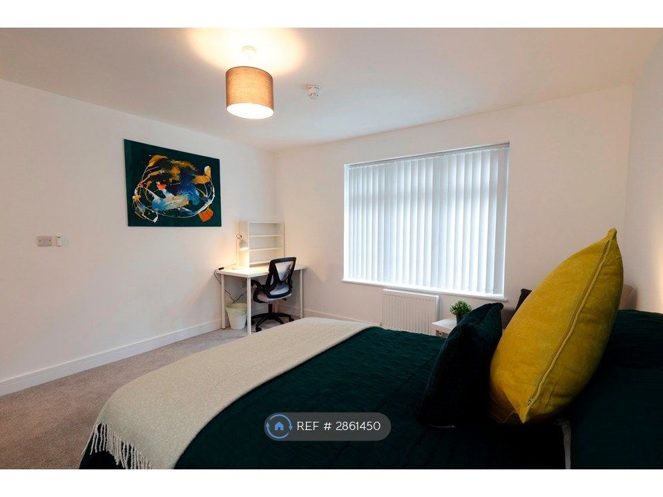 Property photo 2 of 10 Bedroom