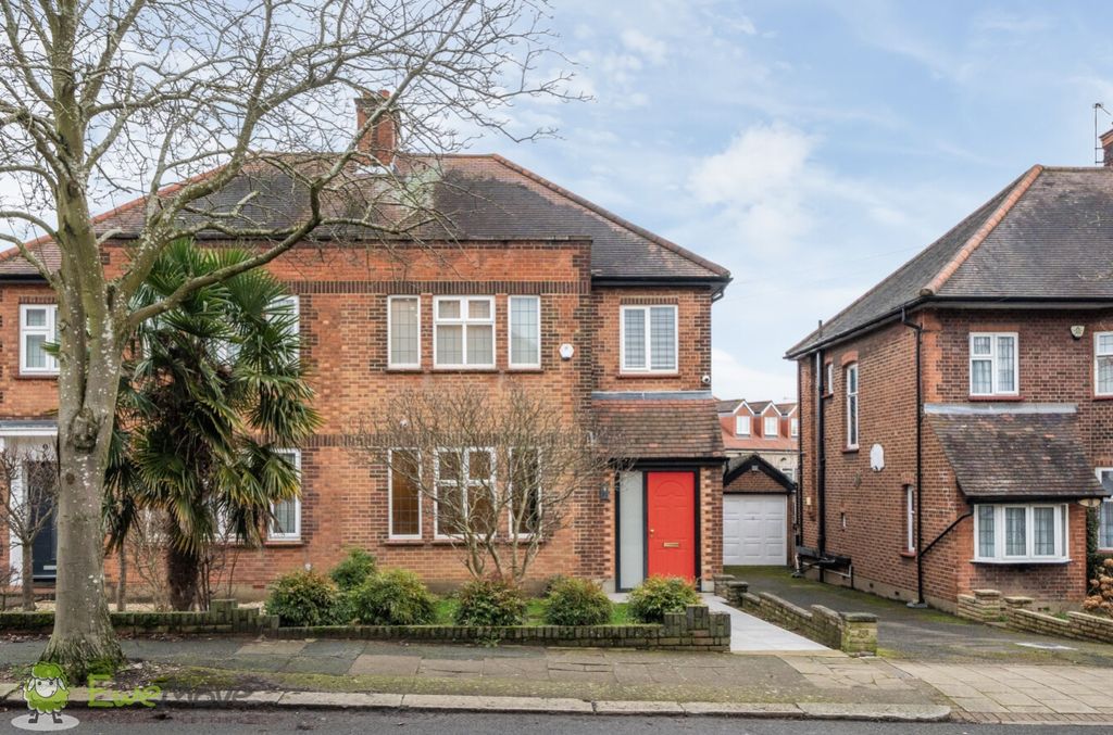 Property photo 3 of 17 F5771A24-6Fc0-4De3-9c0E-059A7Def5439