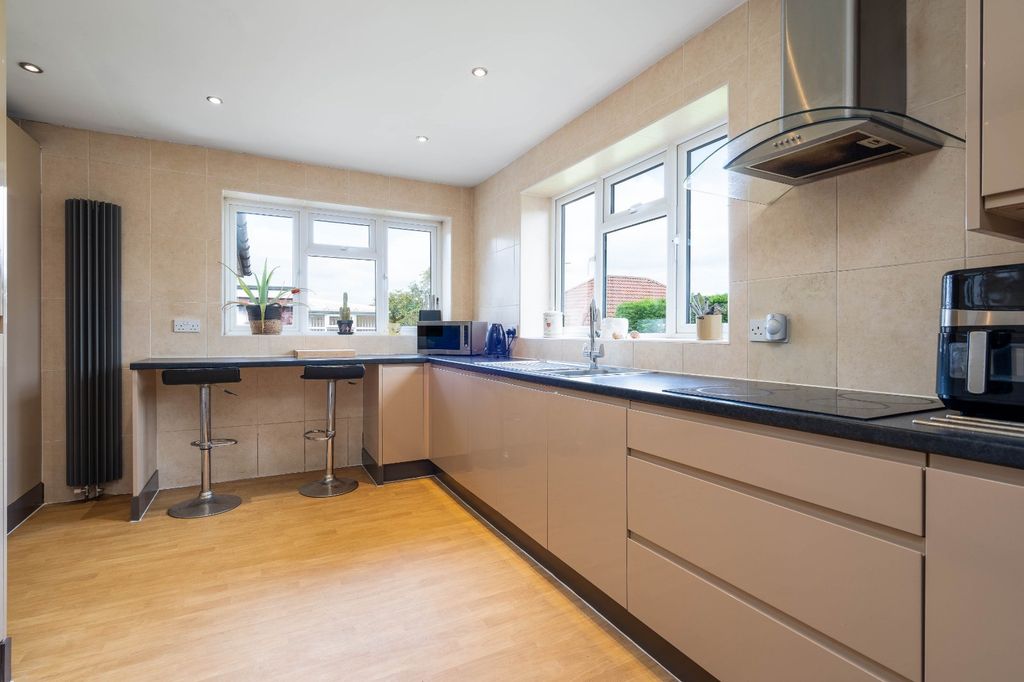 Property photo 3 of 13 Kitchen Diner