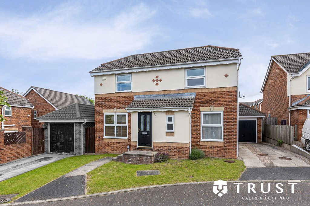 Property photo 1 of 32