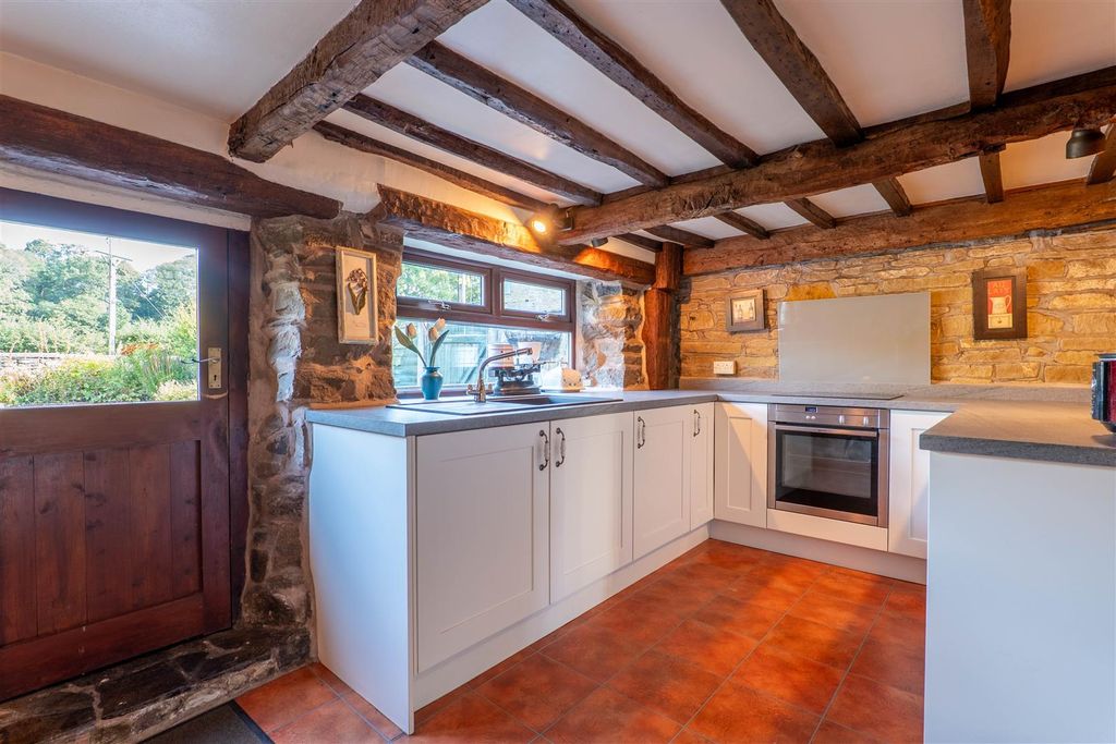 Property photo 3 of 27 Kitchen