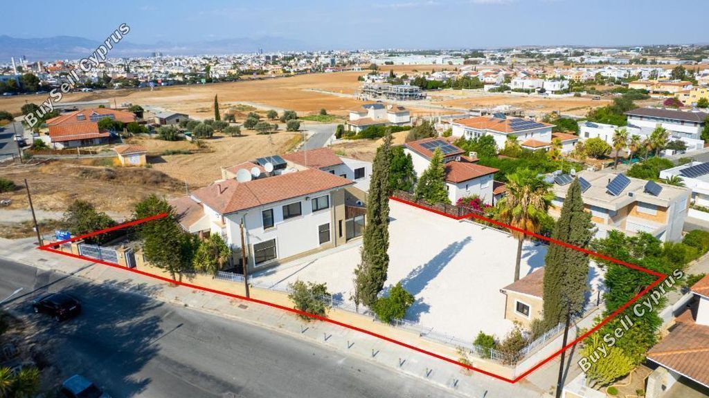 Property photo 1 of 44