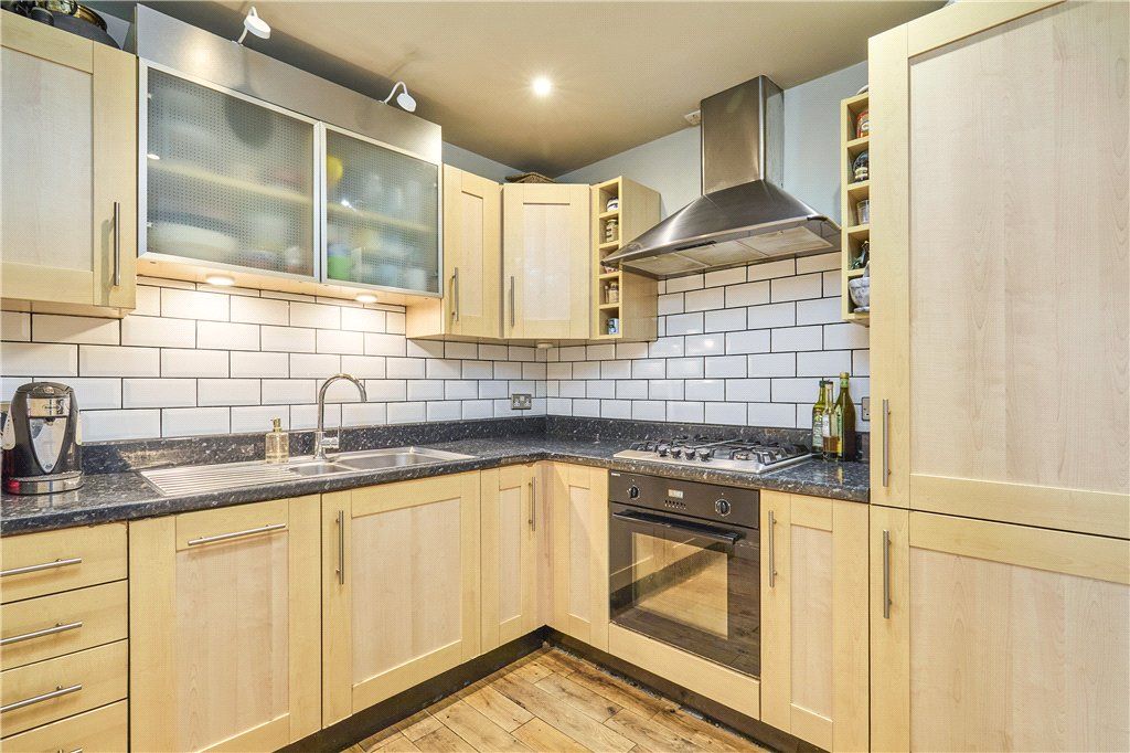 Property photo 3 of 14 Kitchen