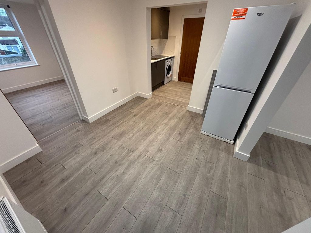 Property photo 1 of 8 Dining Area