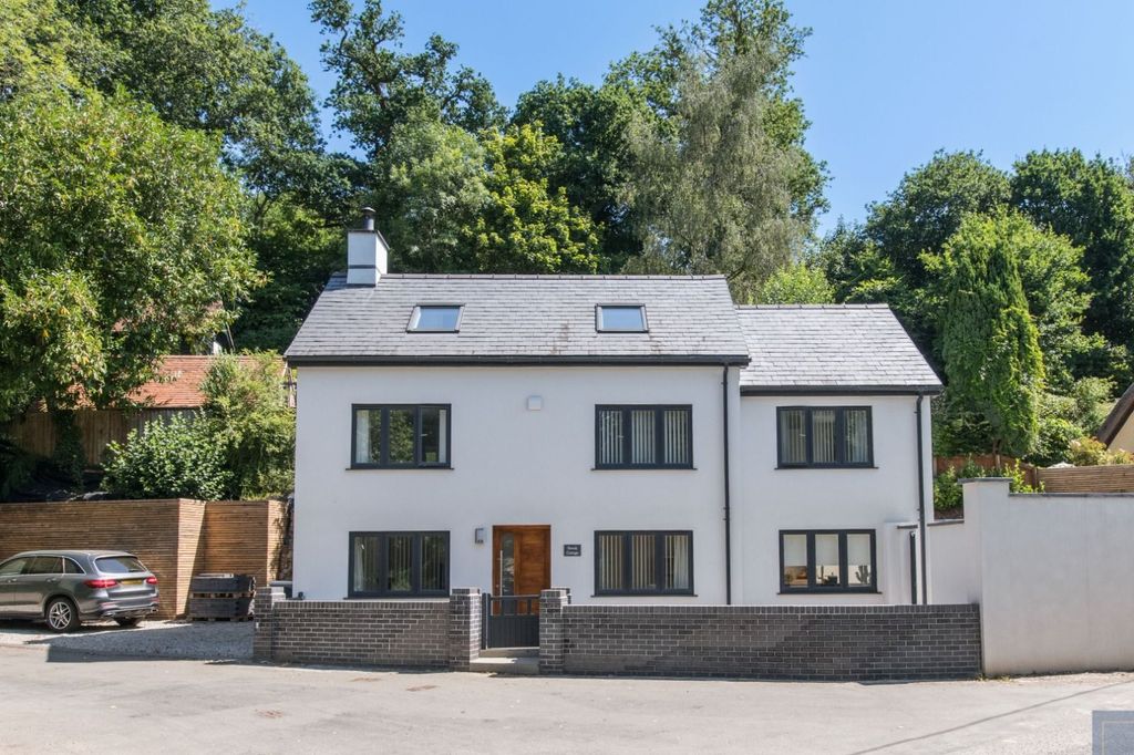 Property photo 1 of 18